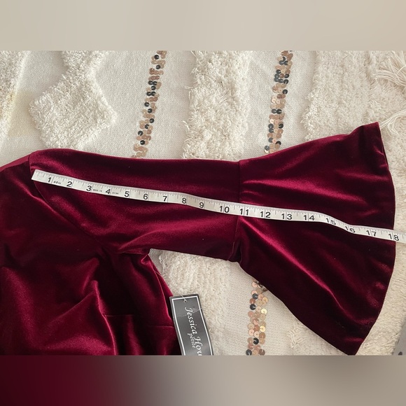 Sumptuous Burgundy Velvet Dress - Picture 5 of 11